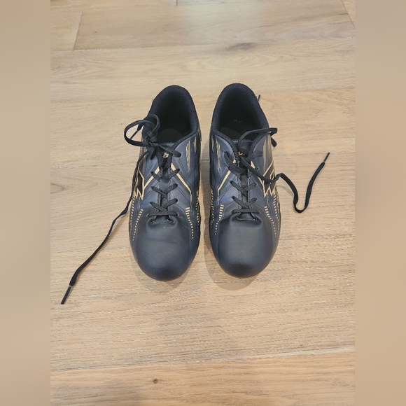 LOTTO | Football / Soccer Cleats - Picture 2 of 5